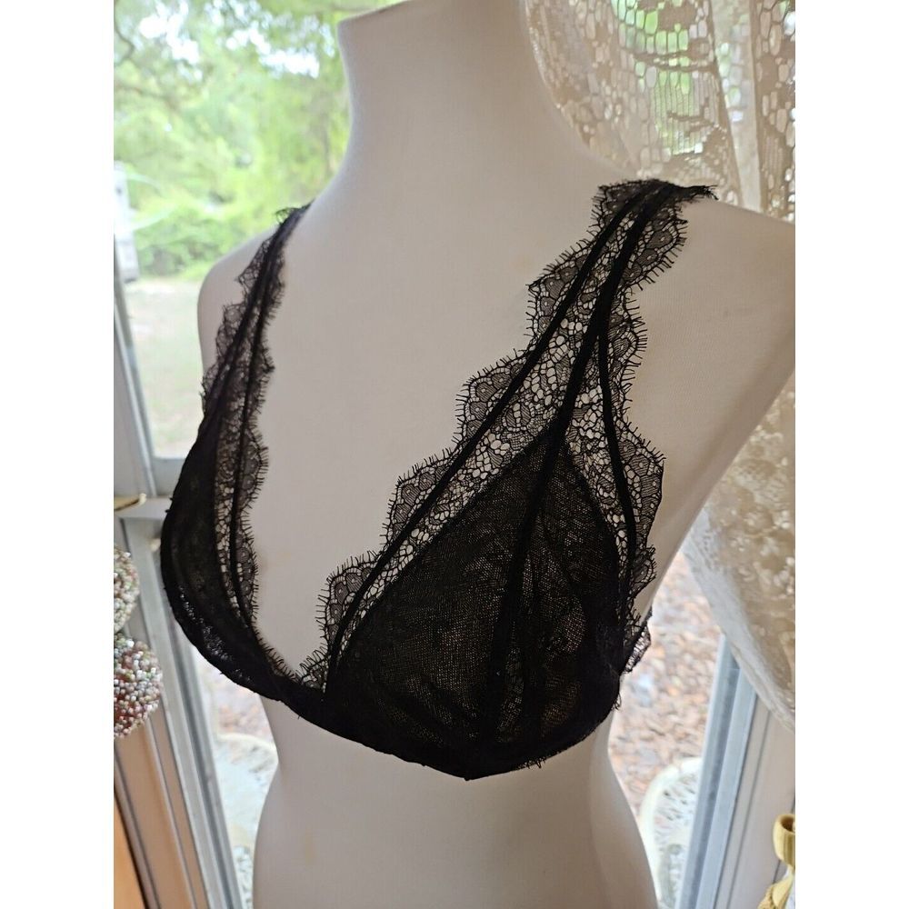 Victoria's Secret SHEER LACE BRA Scalloped Edge Lightly Lined Demi Large SEXY
